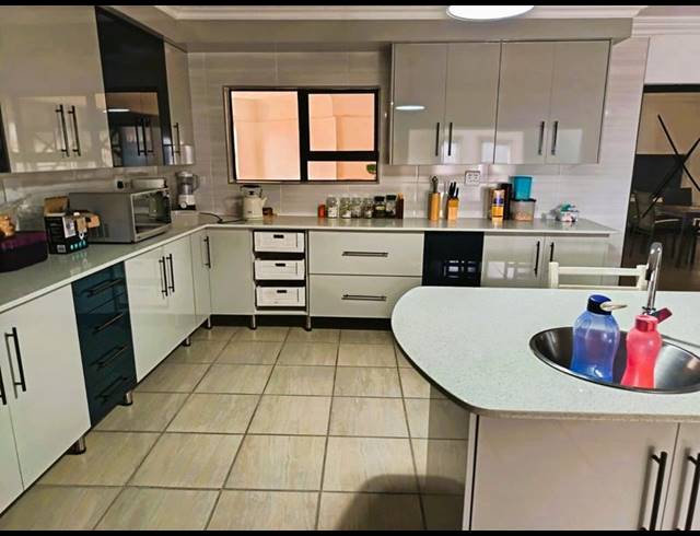 4 BEDROOM HOUSE FOR SALE IN MANKWENG